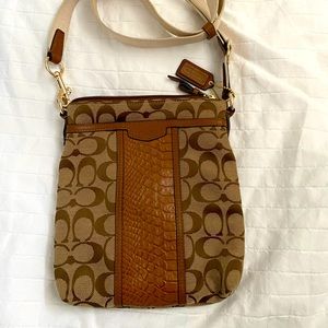 Vintage 2000’s Coach Crossbody Bag